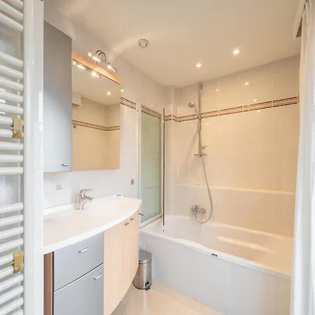 Апартаменты Stylish By Rubensplein